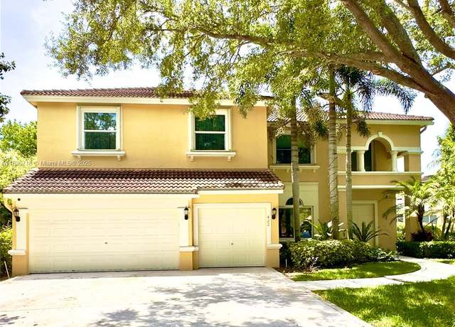 Property at 422 Oriole Cir, Jupiter, FL 33458, 5 beds, 3 baths