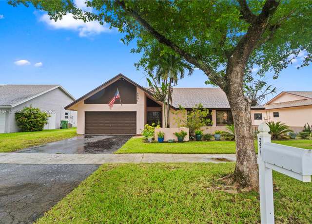 Property at 2401 NW 101st Ter, Pembroke Pines, FL 33026, 4 beds, 2 baths