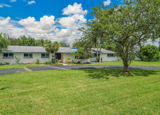 Property at 17421 SW 300th St, Homestead, FL 33030, 4 beds, 3 baths