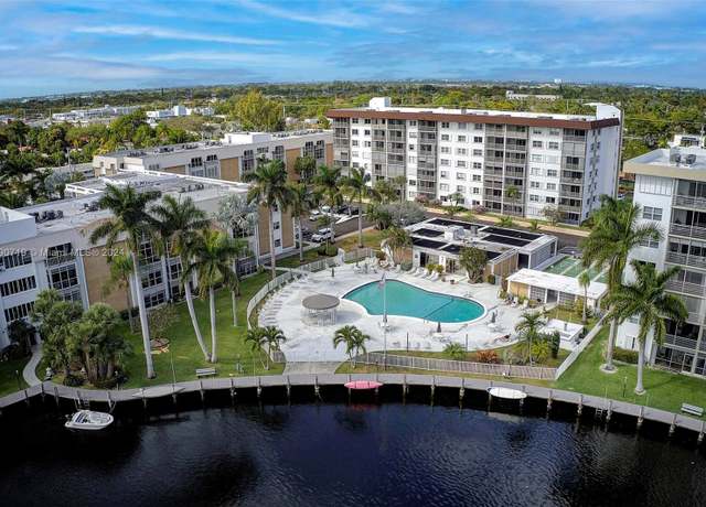 Property at 3020 NE 16th Ave #306, Oakland Park, FL 33334, 2 beds, 1 bath