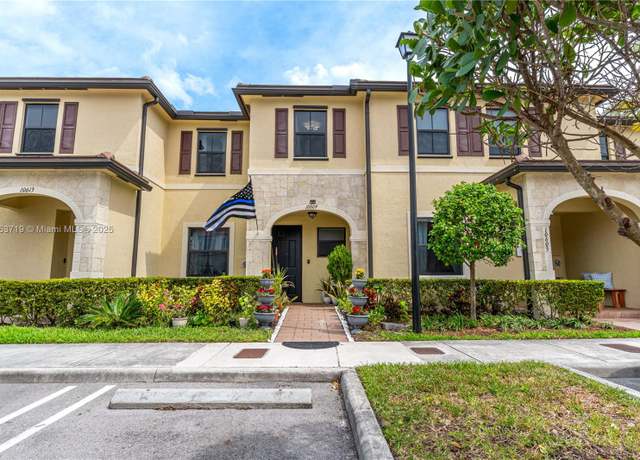 Property at 10609 W 33rd Way #10609, Hialeah, FL 33018, 3 beds, 2.5 baths