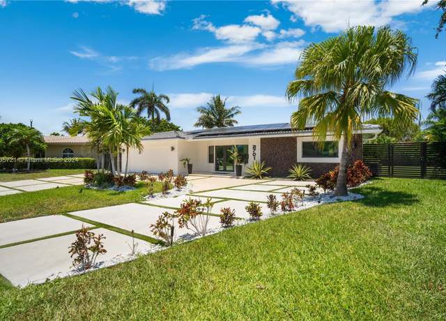 Property at 2701 NE 52nd St, Lighthouse Point, FL 33064, 3 beds, 3.5 baths