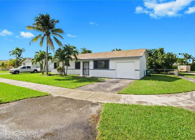 Property at 13224 SW 253rd Ter, Miami, FL 33032, 3 beds, 2 baths
