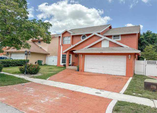 Property at 9731 SW 13th St, Pembroke Pines, FL 33025, 4 beds, 2.5 baths