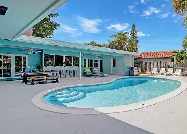 Property at 1245 Wiley St, Hollywood, FL 33019, 4 beds, 3 baths