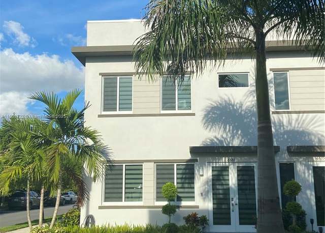 Property at 6683 NW 103rd Pkwy #6683, Doral, FL 33178, 4 beds, 2.5 baths