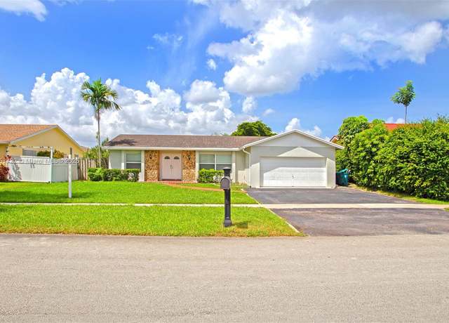 Property at 5031 SW 87th Ave, Cooper City, FL 33328, 3 beds, 2 baths