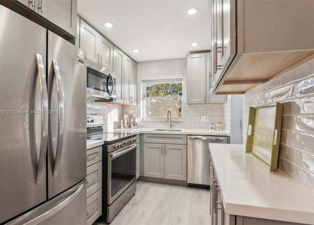 Property at 2600 W Sunrise Lakes Dr #209, Sunrise, FL 33322, 2 beds, 2 baths