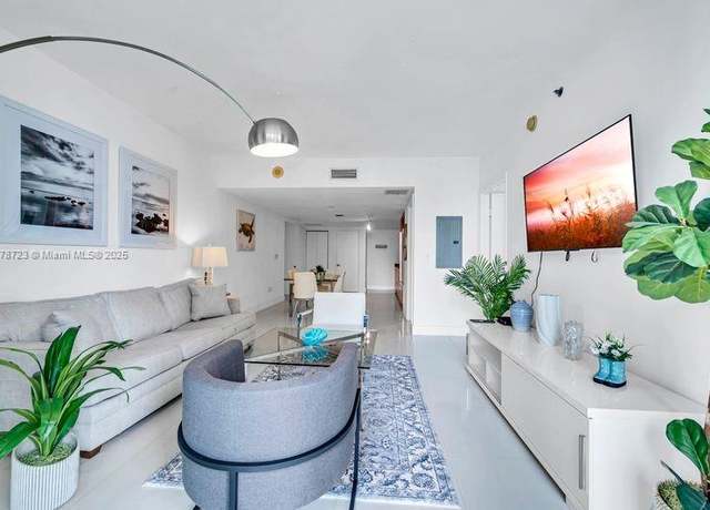 Property at 485 SE Brickell Ave #1711, Miami, FL 33131, 1 bed, 1 bath