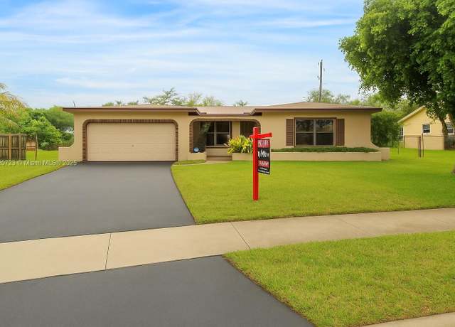 Property at 620 NW 88th Ter, Pembroke Pines, FL 33024, 3 beds, 2 baths