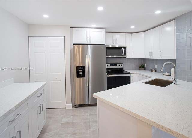 Property at 7527 S Oriole Blvd #101, Delray Beach, FL 33446, 2 beds, 2 baths