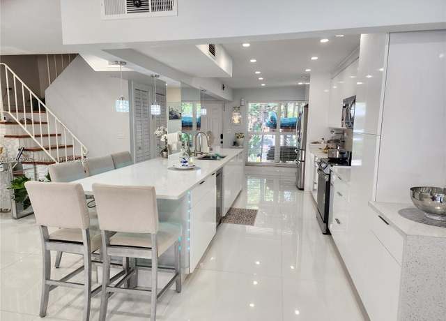 Property at 3301 Simms St Unit 12B, Hollywood, FL 33021, 4 beds, 2.5 baths