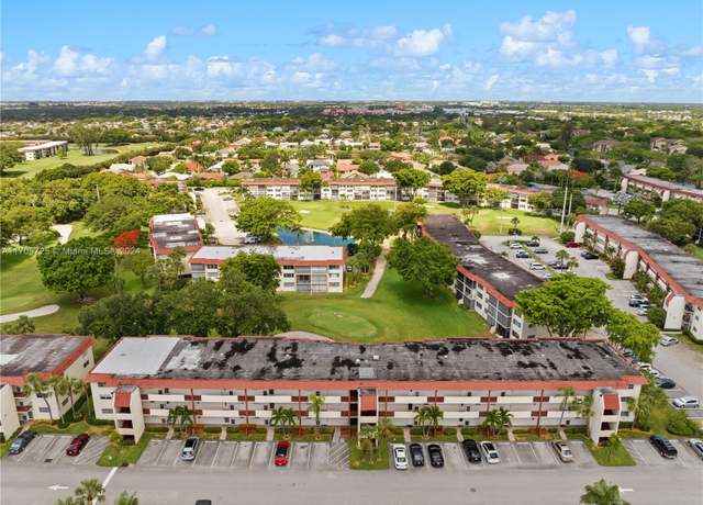 Property at 711 S Hollybrook Dr #109, Pembroke Pines, FL 33025, 2 beds, 2 baths