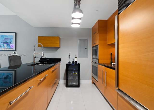 Property at 475 Brickell Ave #5109, Miami, FL 33131, 2 beds, 2 baths