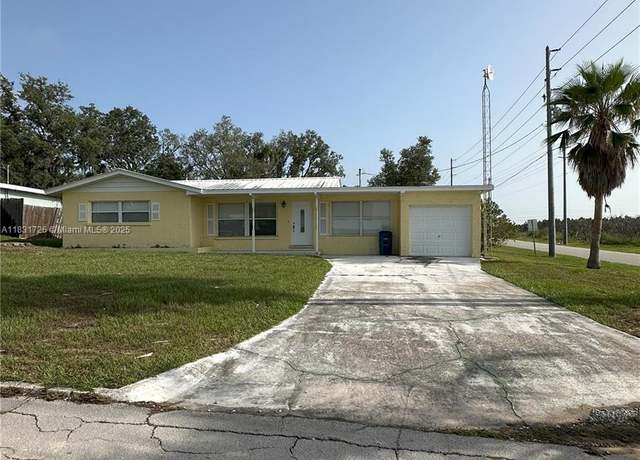 Property at 1732 Valencia Ave, Sebring, FL 33870, 2 beds, 2 baths