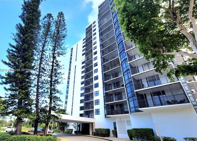 Property at 20100 W Country Club Dr #403, Aventura, FL 33180, 1 bed, 1.5 baths