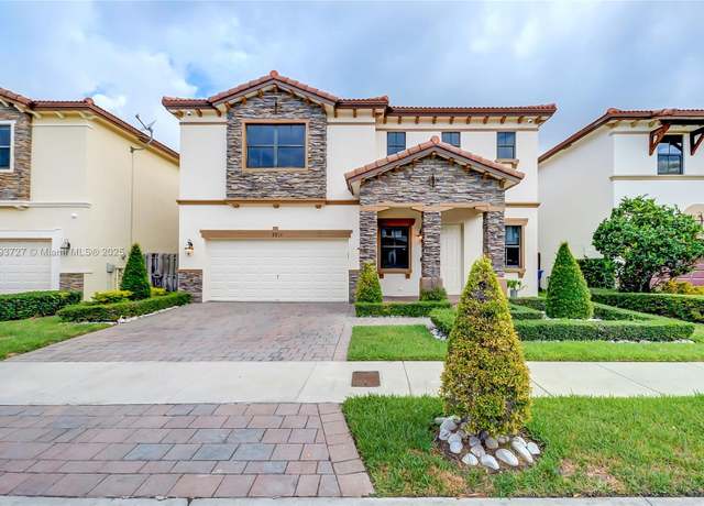 Property at 9815 NW 86th Ter, Doral, FL 33178, 4 beds, 5 baths