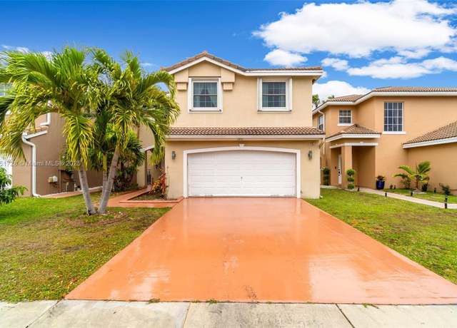 Property at 7895 N Silverado Cir, Davie, FL 33024, 4 beds, 3 baths