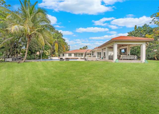 Property at 9470 SW 97th St, Miami, FL 33176, 6 beds, 4 baths