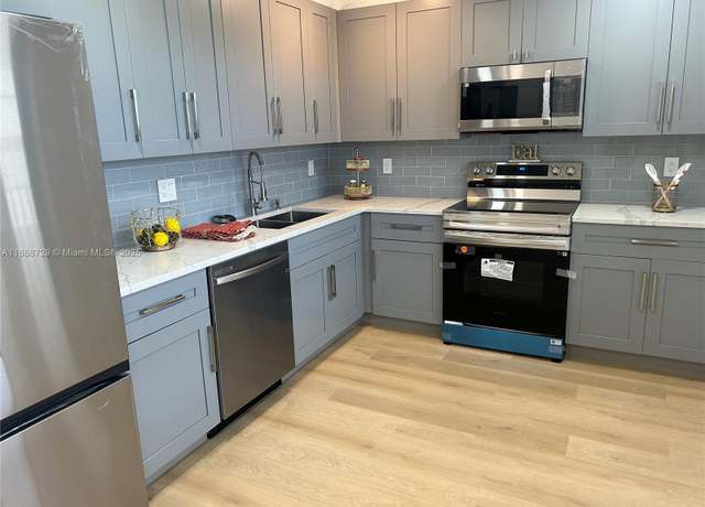 Property at 3499 Oaks Way #602, Pompano Beach, FL 33069, 3 beds, 2.5 baths