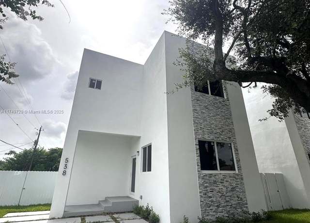 Property at 538 NW 17th Ave, Fort Lauderdale, FL 33311, 3 beds, 2.5 baths