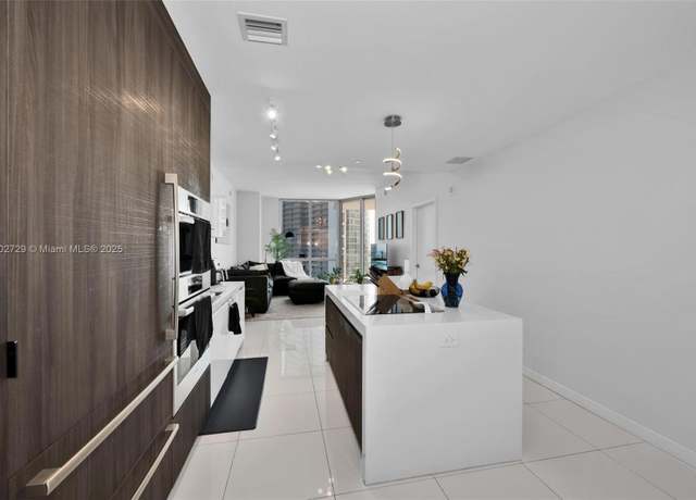 Property at 851 NE 1st Ave #3107, Miami, FL 33132, 2 beds, 3 baths