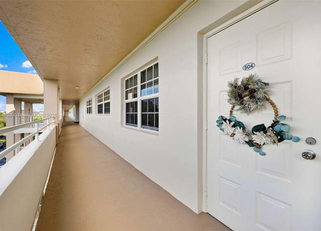 Property at 3850 E Oaks Clubhouse Dr #504, Pompano Beach, FL 33069, 3 beds, 2 baths