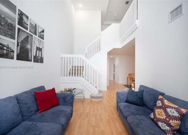 Property at 14964 SW 8 Ln, Miami, FL 33194, 3 beds, 3 baths