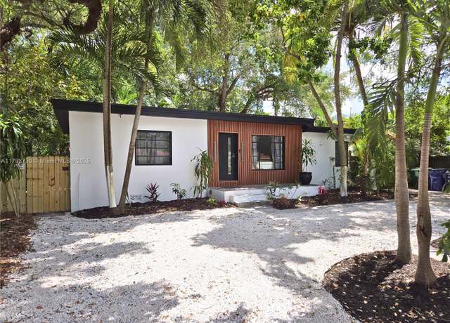 Property at 620 NE 160th St, Miami, FL 33162, 3 beds, 4 baths