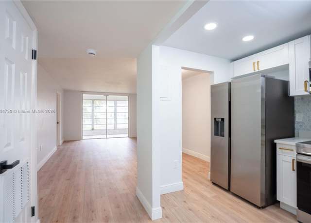 Property at 9601 Sunrise Lakes Blvd #311, Sunrise, FL 33322, 2 beds, 2 baths