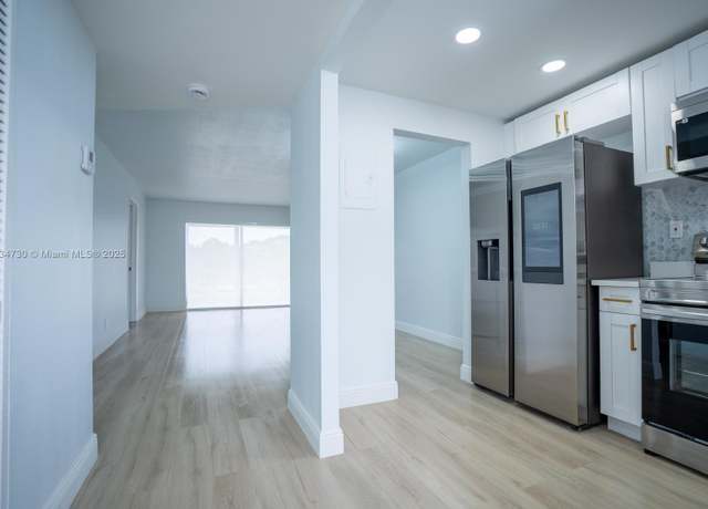 Property at 9601 Sunrise Lakes Blvd #311, Sunrise, FL 33322, 2 beds, 2 baths