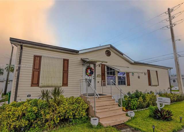 Property at 8580 SW 17th St, Davie, FL 33324, 3 beds, 3 baths
