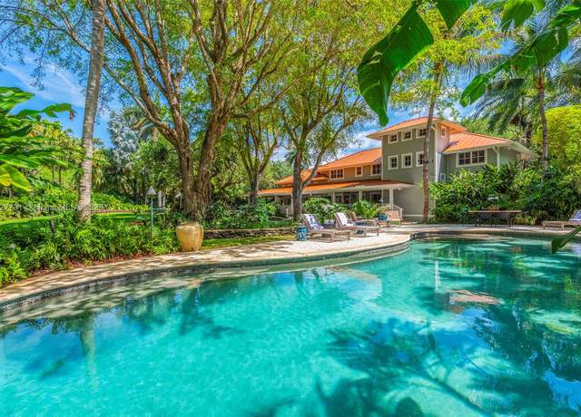 Property at 5400 Kerwood Oaks Dr, Coral Gables, FL 33156, 6 beds, 6 baths