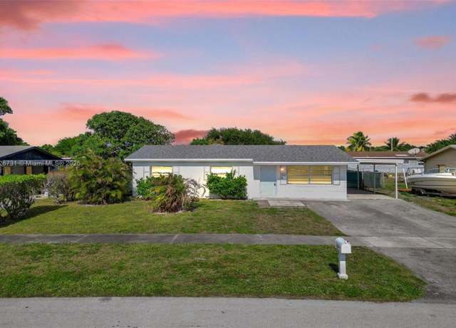 Property at 337 NW 6th St, Deerfield Beach, FL 33441, 5 beds, 2.5 baths