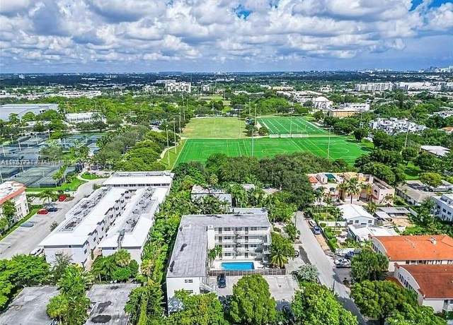 Property at 609 NE 13th Ave #302, Fort Lauderdale, FL 33304, 1 bed, 1 bath