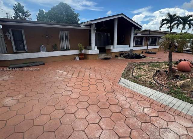 Property at 5372 W 9th Ave, Hialeah, FL 33012, 3 beds, 3 baths
