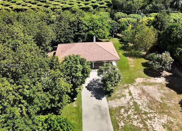 Property at 21991 SW 252nd St, Homestead, FL 33031, 3 beds, 3.5 baths