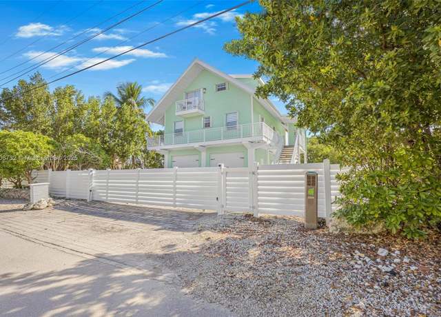 Property at 41 Mutiny Pl, Key Largo, FL 33037, 3 beds, 2 baths