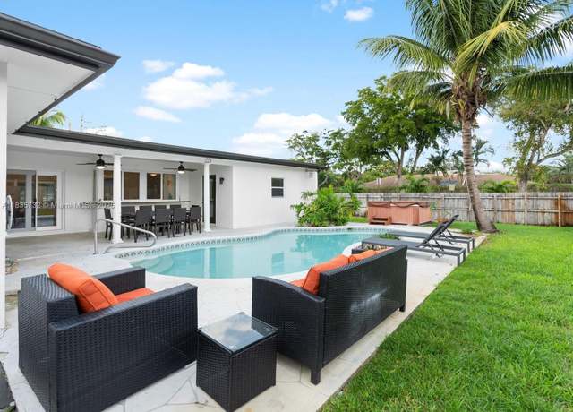 Property at 5191 Sarazen Dr, Hollywood, FL 33021, 4 beds, 2 baths