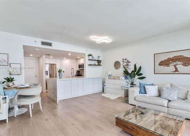 Property at 701 Brickell Key Blvd #808, Miami, FL 33131, 1 bed, 1.5 baths