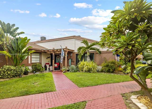 Property at 2731 S Parkview Dr, Hallandale Beach, FL 33009, 3 beds, 2 baths