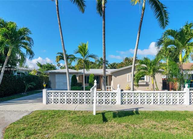 Property at 617 NE 2nd Pl, Dania Beach, FL 33004, 3 beds, 3 baths