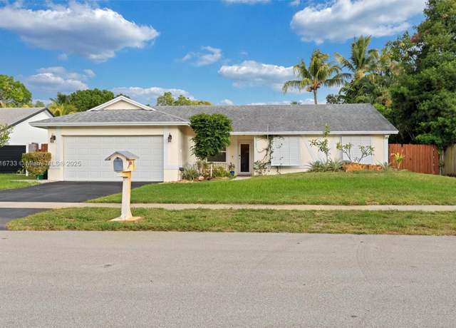 Property at 4760 SW 57th Ave, Davie, FL 33314, 3 beds, 2 baths