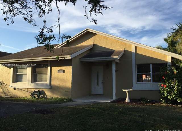 Property at 16345 SW 303rd St, Homestead, FL 33033, 4 beds, 2 baths