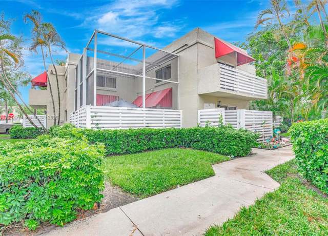 Property at 535 NW 98th Ave, Plantation, FL 33324, 3 beds, 2.5 baths