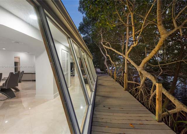 Property at 19860 NE 24th Ct, Miami, FL 33180, 6 beds, 3.5 baths