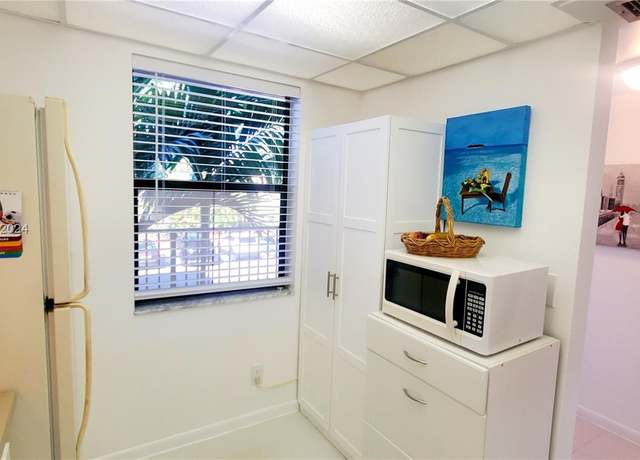 Property at 10304 Sunrise Lakes Blvd #211, Sunrise, FL 33322, 2 beds, 2 baths