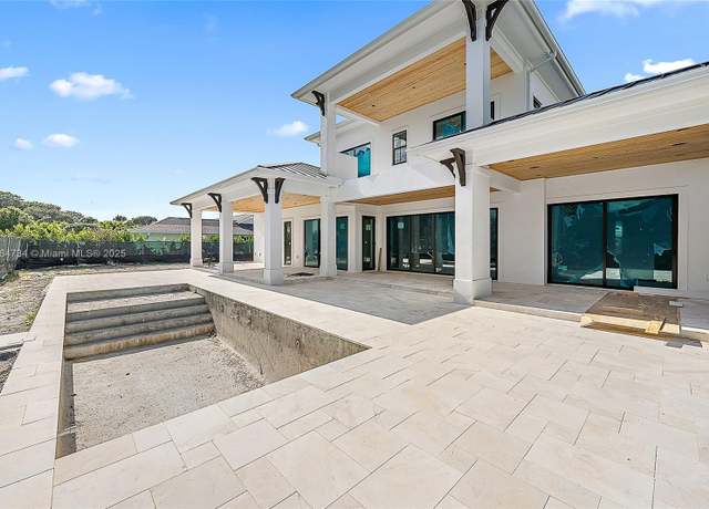 Property at 325 N Fairway N, Tequesta, FL 33469, 4 beds, 4.5 baths