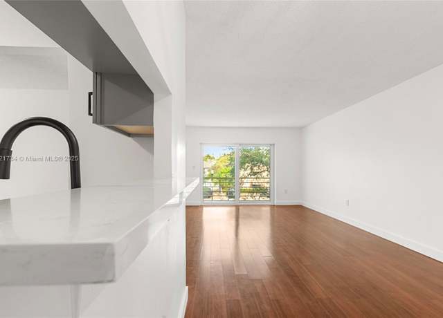 Property at 1912 Monroe St #201, Hollywood, FL 33020, 2 beds, 2 baths