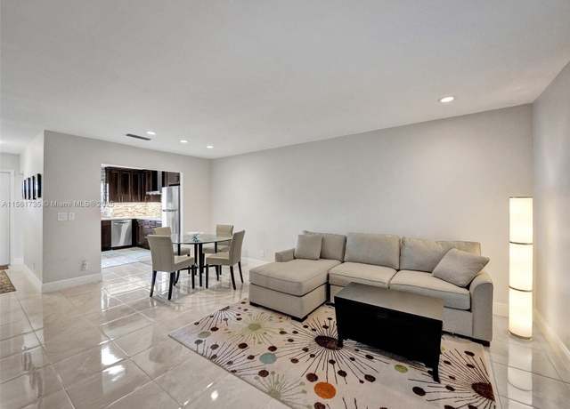 Property at 207 Cape Cod Cir, Lake Worth, FL 33467, 2 beds, 2 baths